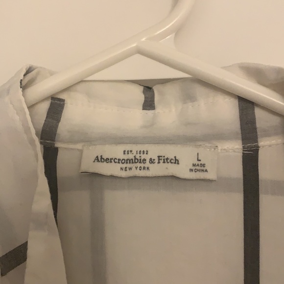 Button down top - Picture 3 of 3